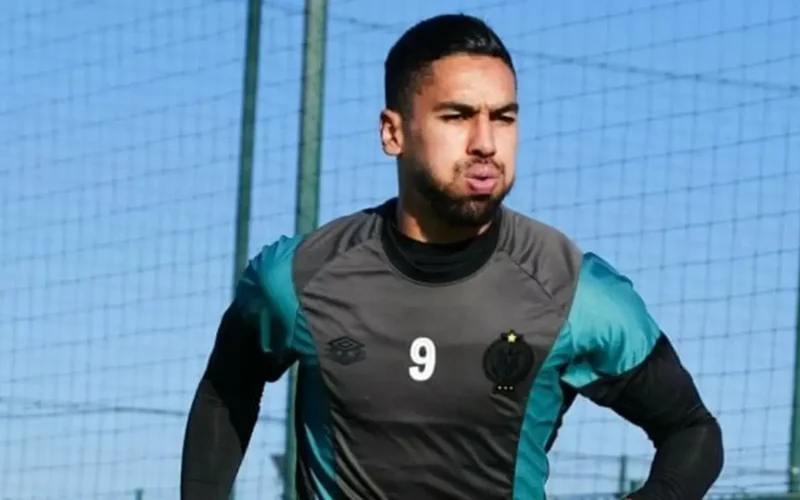 صفقة مرتقبة.. الظفرة الإماراتي يجدد رغبته في ضم مهاجم الرجاء إسماعيل خافي